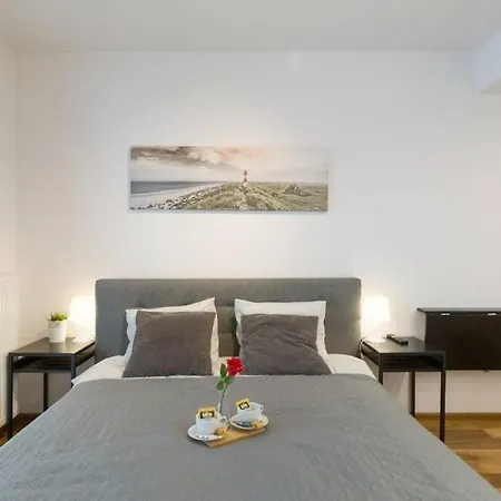 아파트 Apartmentzablocie35wifibalcony *
